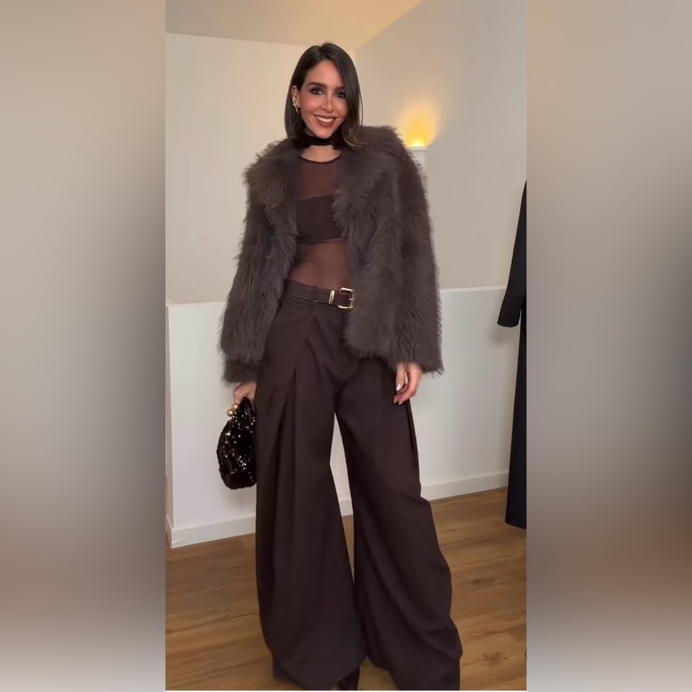TREND NEW ZARA PLEATED CARGO PANTS
🚨firm price no discount on this pants - Picture 13 of 16